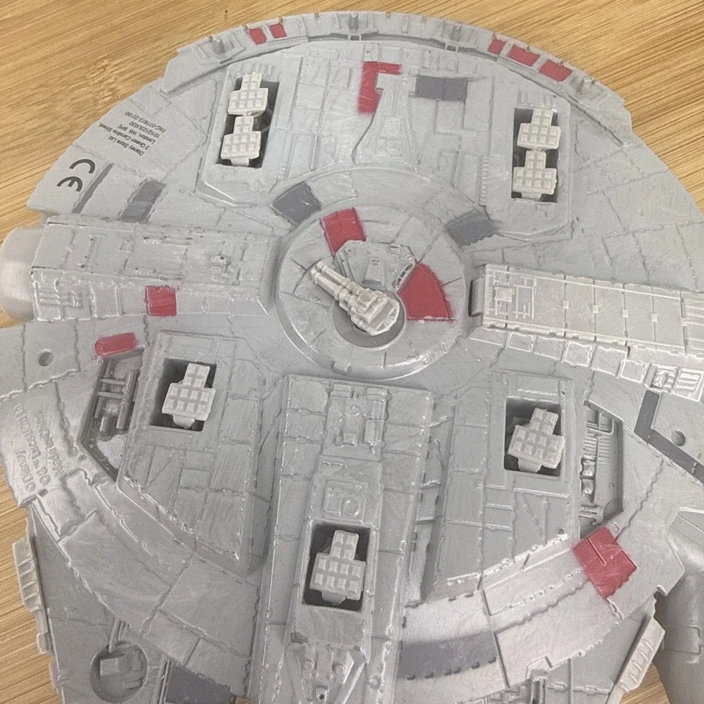 DISNEY STORE Exclusive Diecast STAR WARS MILLENNIUM FALCON - 7